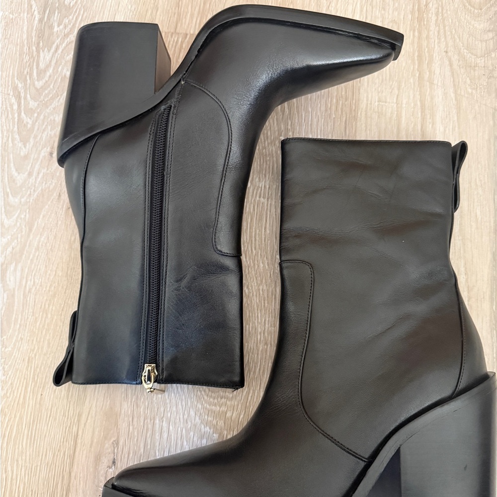 Larroude Elegant Black Leather Heeled Boots. Size 8 - Picture 5 of 15